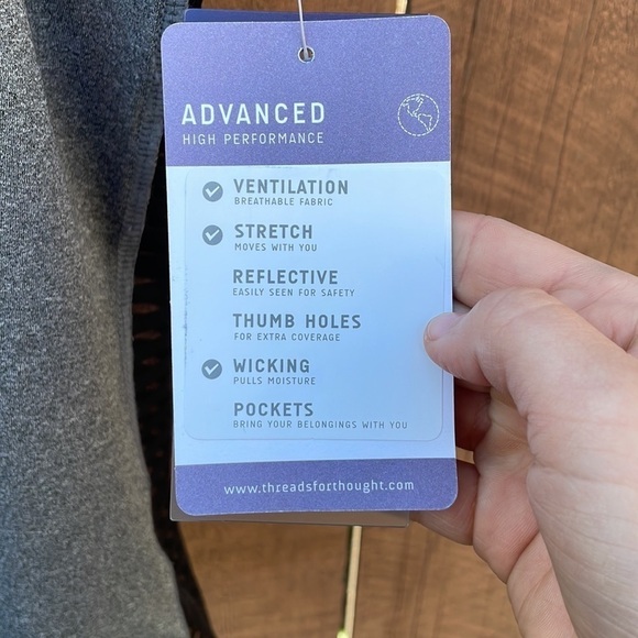 Threads 4 Thought size large short sleeve blouse, black and grey - Picture 4 of 6